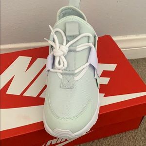 Nike Shoes - Nike Nike Shoes - Nike